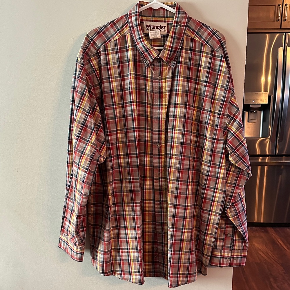 Wrangler rugged wear long sleeve button down, new w/o tags